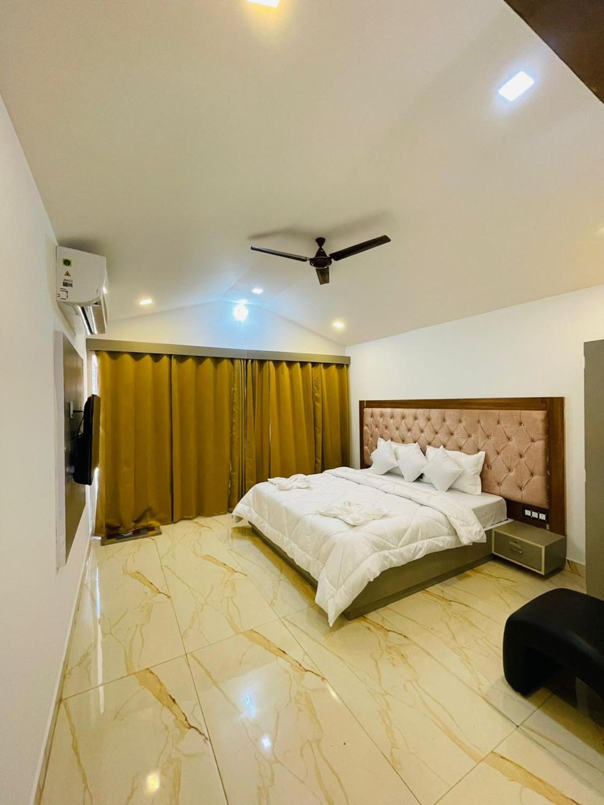 Luxurious Beach Resort Агонда Екстер'єр фото