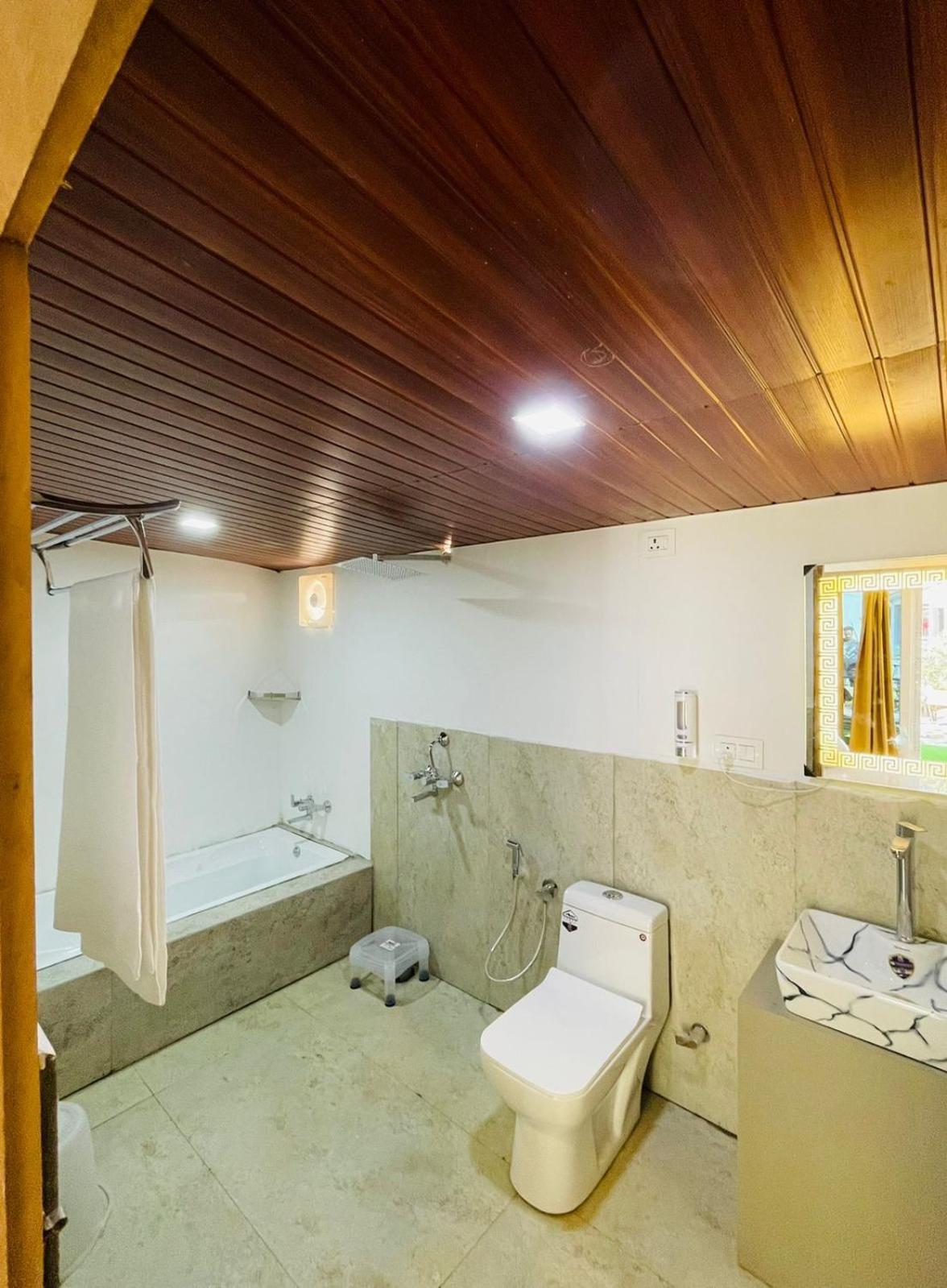 Luxurious Beach Resort Агонда Екстер'єр фото