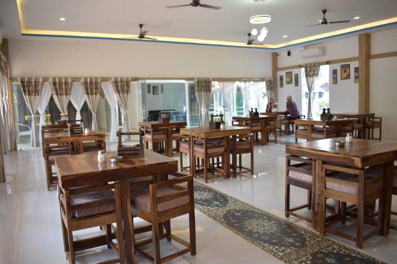 Luxurious Beach Resort Агонда Екстер'єр фото
